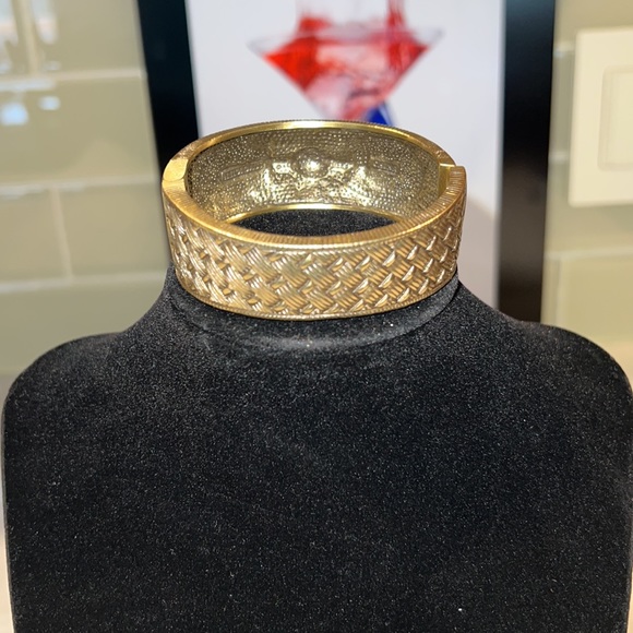 Heidi Daus bangle. - Picture 4 of 7